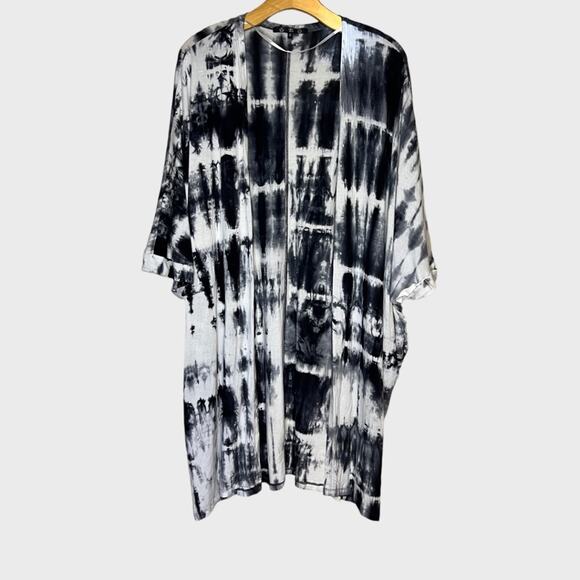 COIN 1804 Hand Tie Dye Pocket Kimono Top - Black/White - Picture 2 of 13